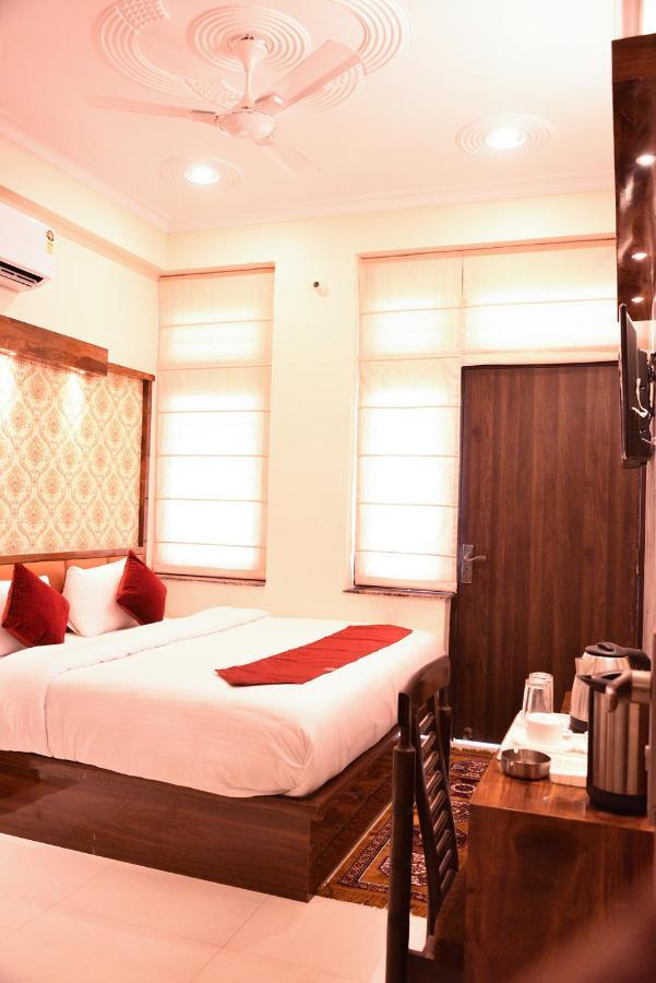 Oyo 62359 Tejasvi Hotel
