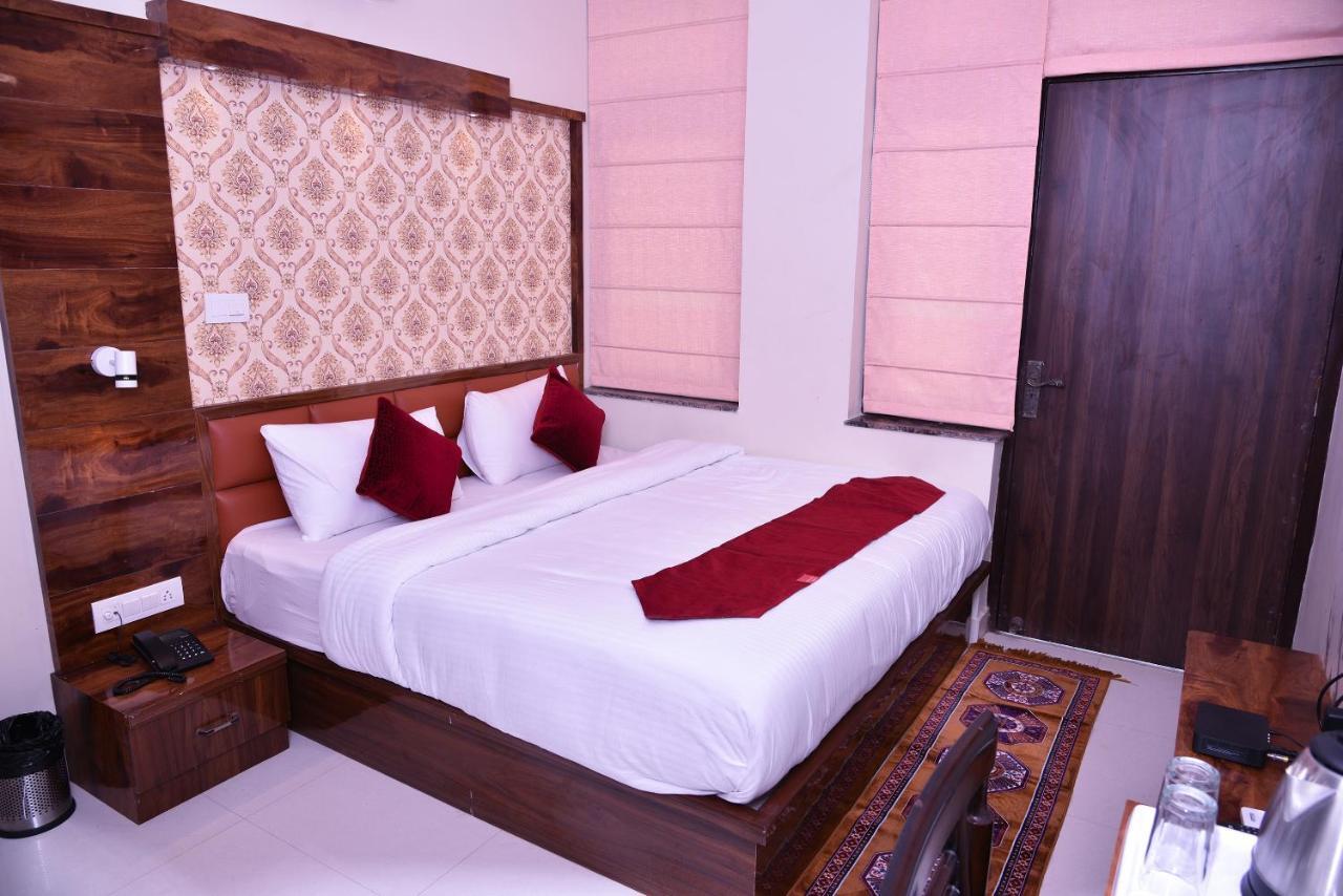 Oyo 62359 Tejasvi Hotel